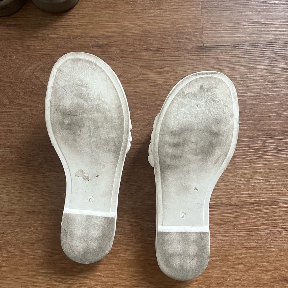 Seychelles Shoes | White Flats - Picture 2 of 3